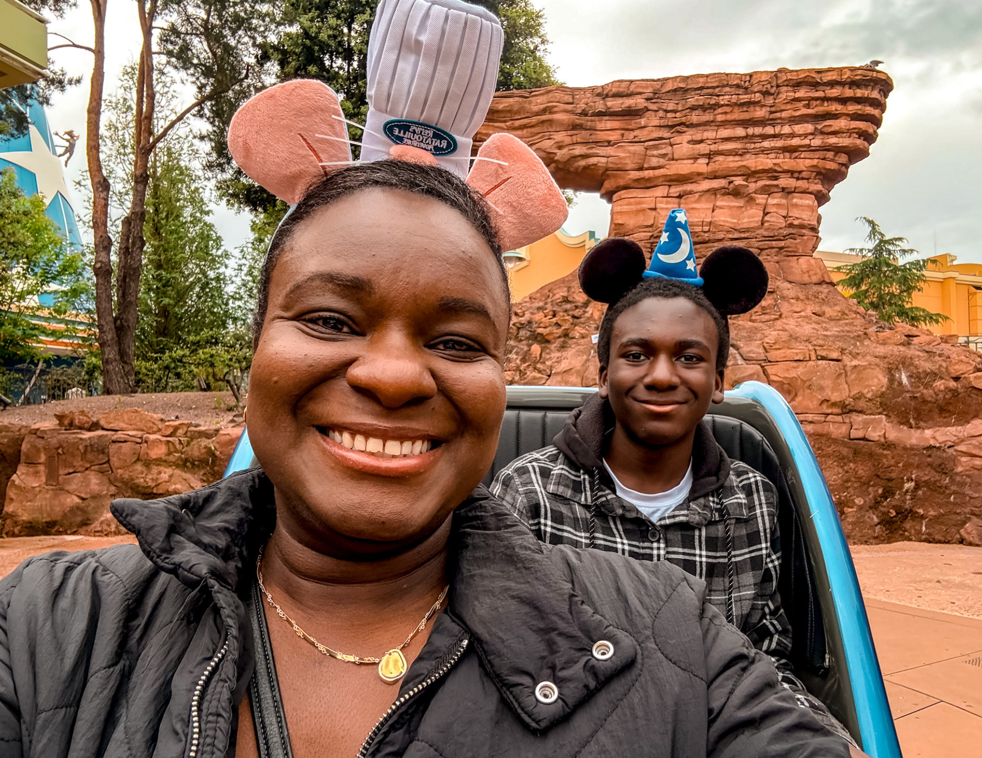 Disneyland Paris Guide (8).png
